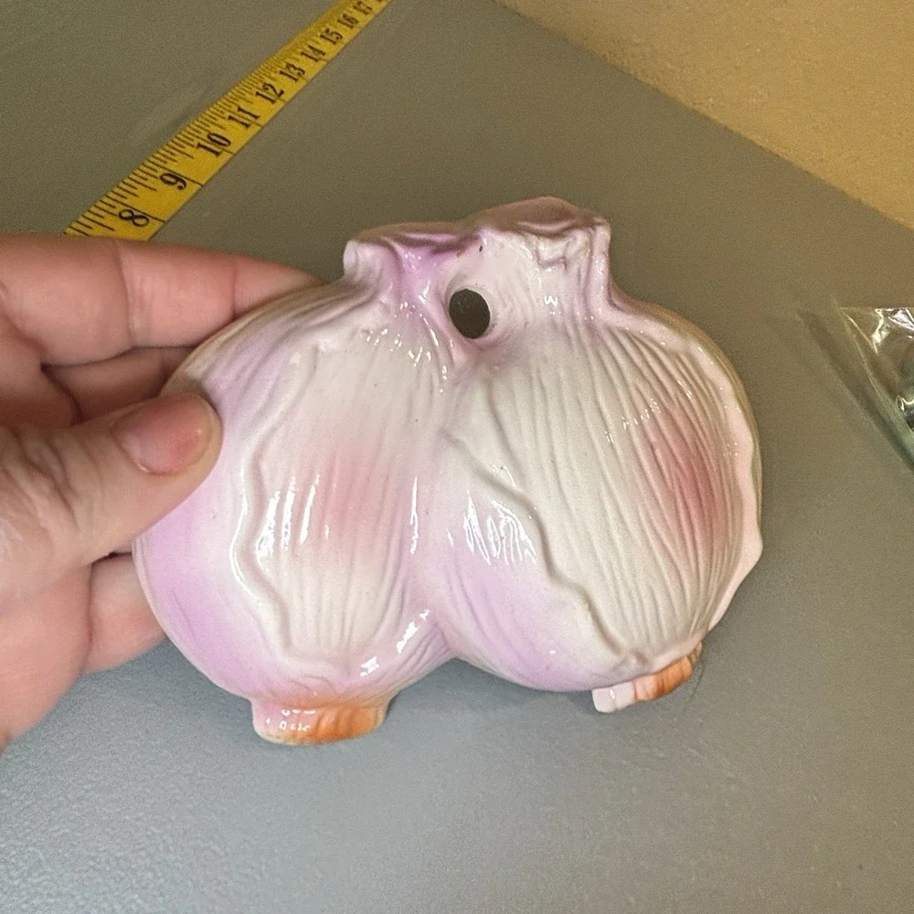 Purple Ceramic‎ Onion Wall Hanging Vintage Vegetable Kitschy Kitchen Decor 70's